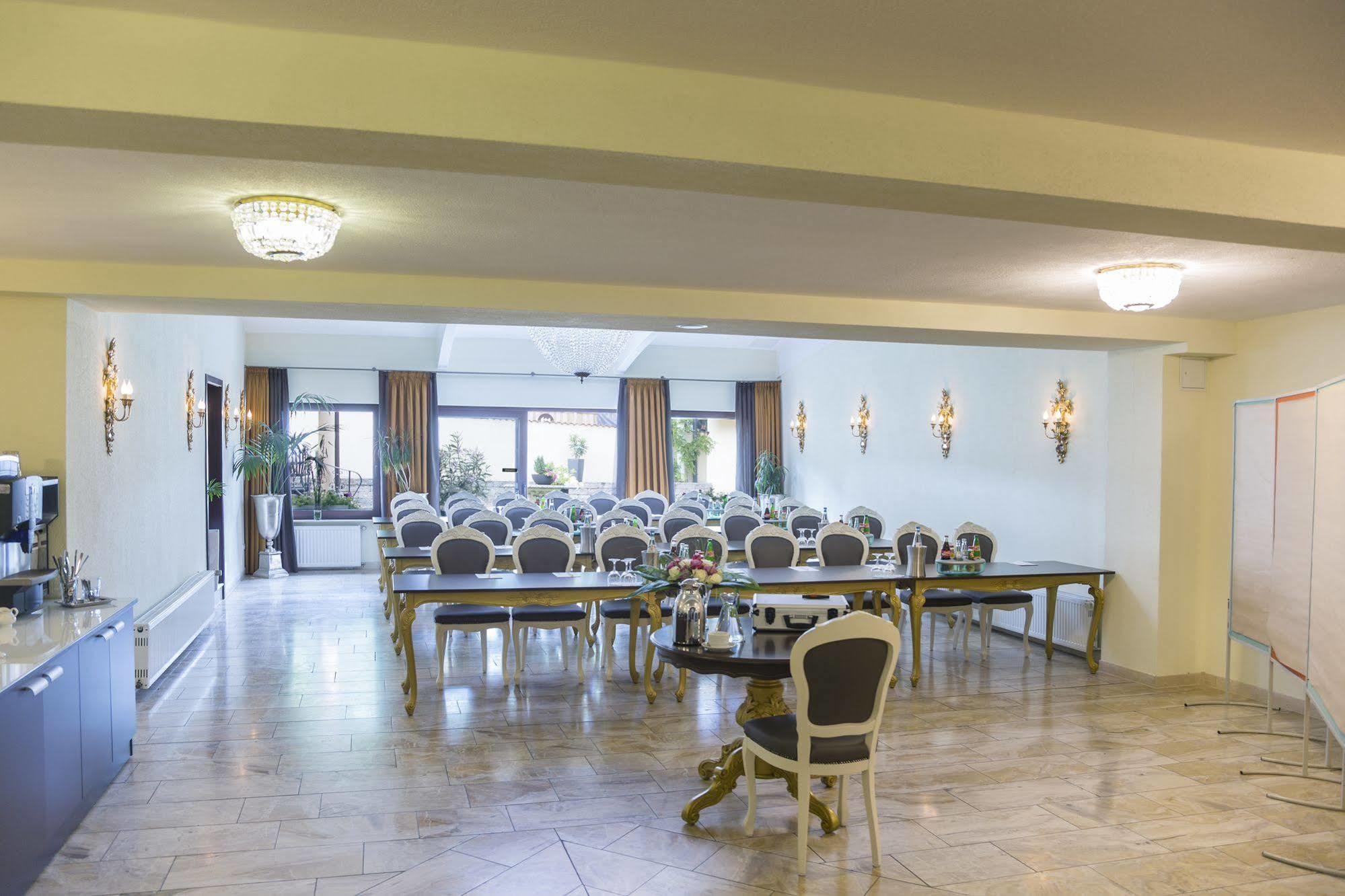 Boutiquehotel Goldhahn Bio Sport & Wellness Aalen Ngoại thất bức ảnh