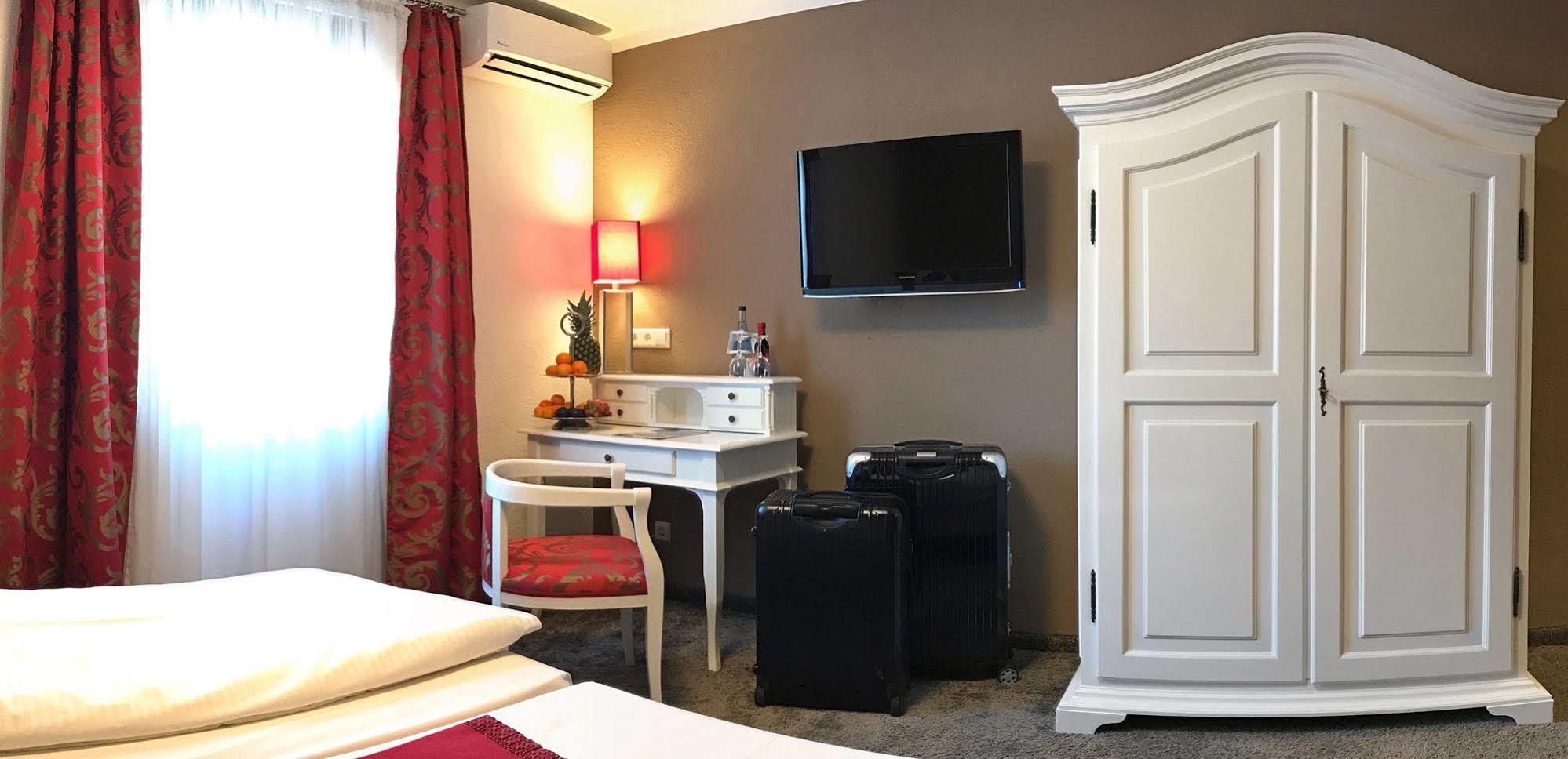 Boutiquehotel Goldhahn Bio Sport & Wellness Aalen Ngoại thất bức ảnh